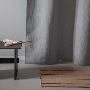 MOUD Home stripe bademåtte i natur og sorte striber - genanvendt polyester