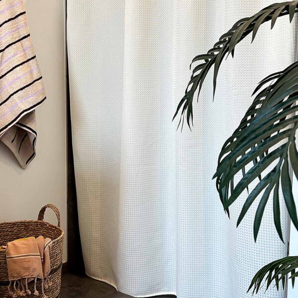 MOUD Home waffle badeforhæng i beige 180x200 cm og 180x220 cm