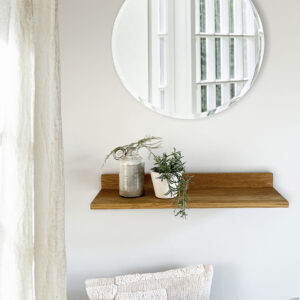 MOUD Home oak væghylde i massiv egetræ. 60 cm lang.