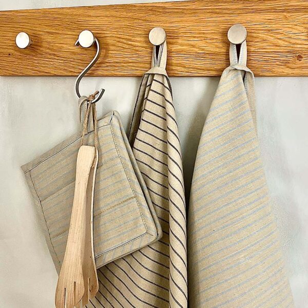 MOUD Home pure grydelapper i sand farve med lys blå striber