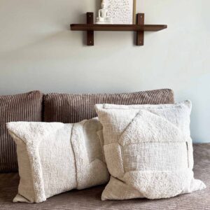 MOUD Home kala pudebetræk 50x50 cm i lys beige. Tuftet pudebetræk.