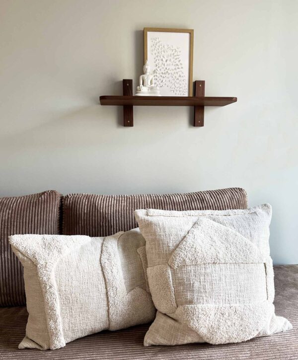 MOUD Home kala pudebetræk 50x50 cm i lys beige. Tuftet pudebetræk.