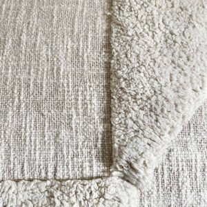MOUD Home kala pudebetræk 50x50 cm i lys beige. Tuftet pudebetræk.