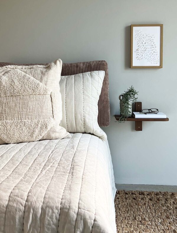 MOUD Home kala pudebetræk 50x50 cm i lys beige. Tuftet pudebetræk.