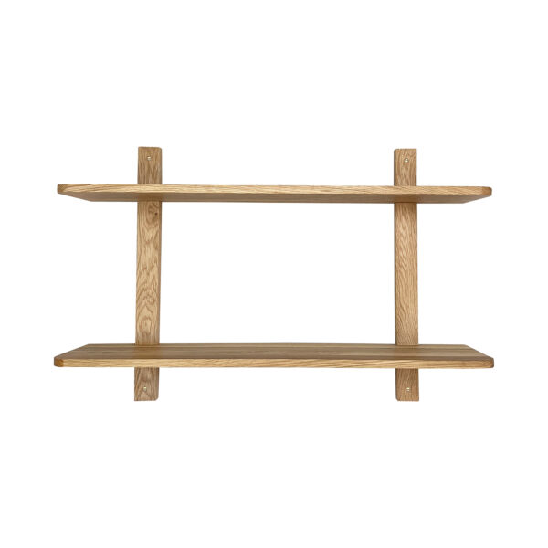 MOUD Home Nord hylde i egetræ 80 cm bred. Reol i egetræ med 2 hylder.